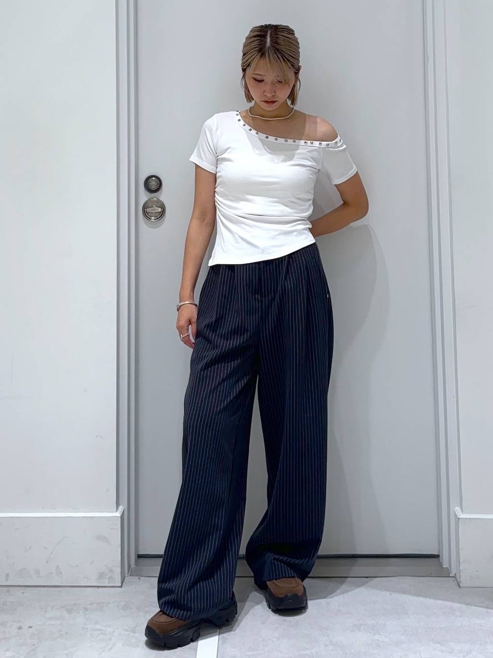 「カジュアルコーデ、新作、夏コーデ、楽ちんコーデ、シンプルコーデ、FOREVER 21、着痩せ・細見え、女子ウケ、カジュアル」｜「FOREVER 21の【2025SS】フェイクスエードモカシン（モカシン/デッキシューズ、ブラウン系）」を使った、hm2931さん（レディース・159cm）の夏コーディネートの1枚目の写真