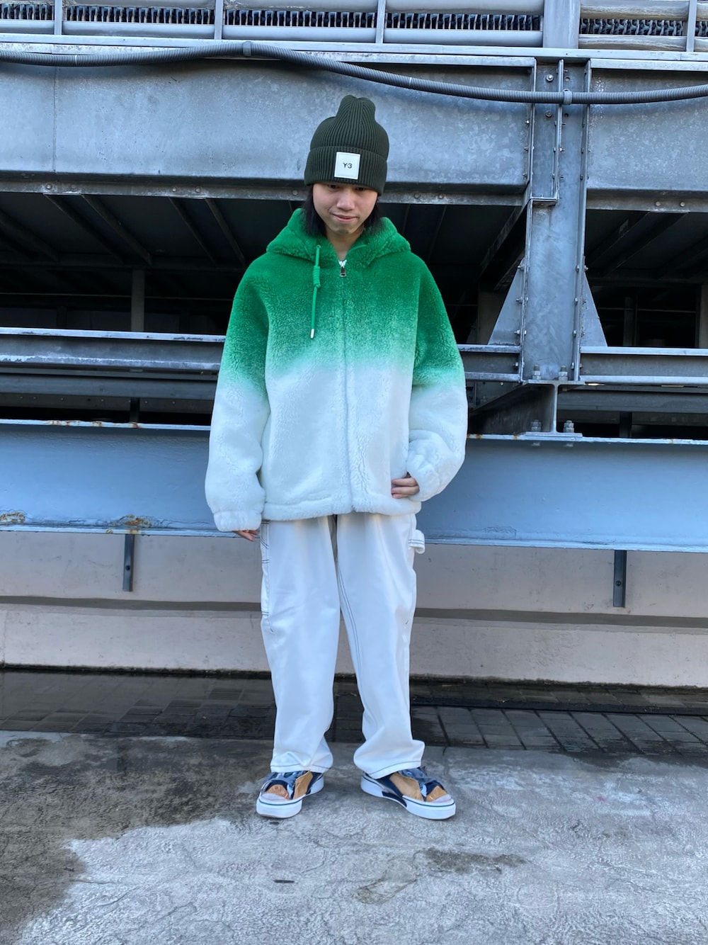 「LHP、大人カジュアル、休日コーデ、冬、ボアジャケット、あったかコーデ、低身長コーデ、メンズファッション、冬アウター、クリスマスに着たい服」｜「Y-3のアイテム（ニットキャップ/ビーニー、グリーン系）」を使った、takuya satoさん（メンズ・163cm）の冬コーディネートの1枚目の写真