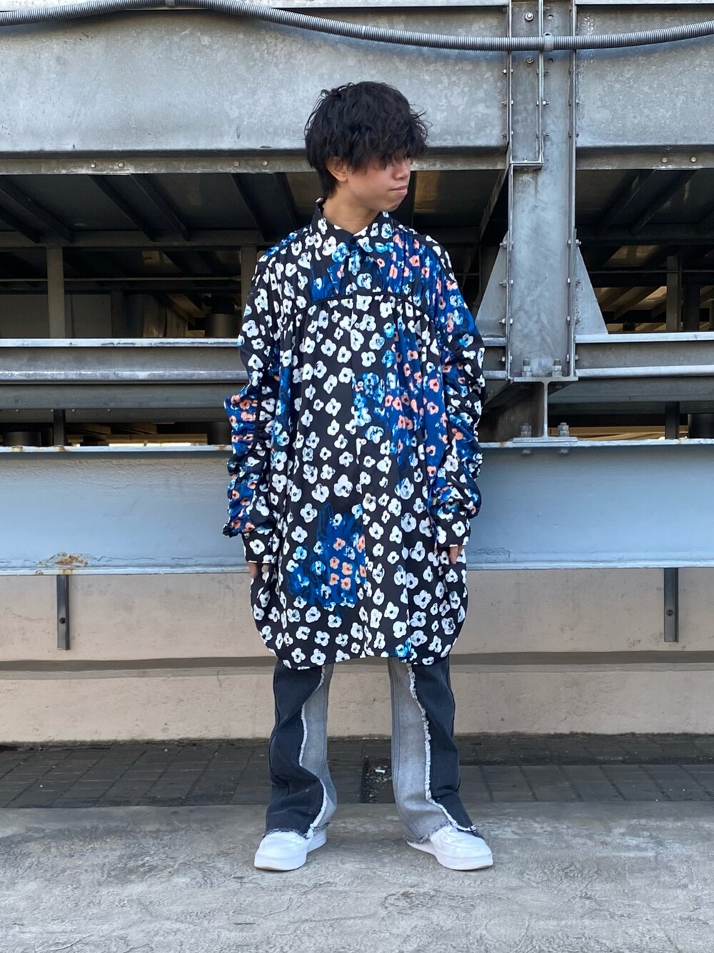 「柄シャツ、LHP、大人カジュアル、Danke schon、総柄、春、シンプルコーデ、春コーデ、ゆるコーデ、KIDILL」｜「KIDILLのアイテム（シャツ/ブラウス、ブルー系）」を使った、takuya satoさん（メンズ・163cm）の春コーディネートの1枚目の写真
