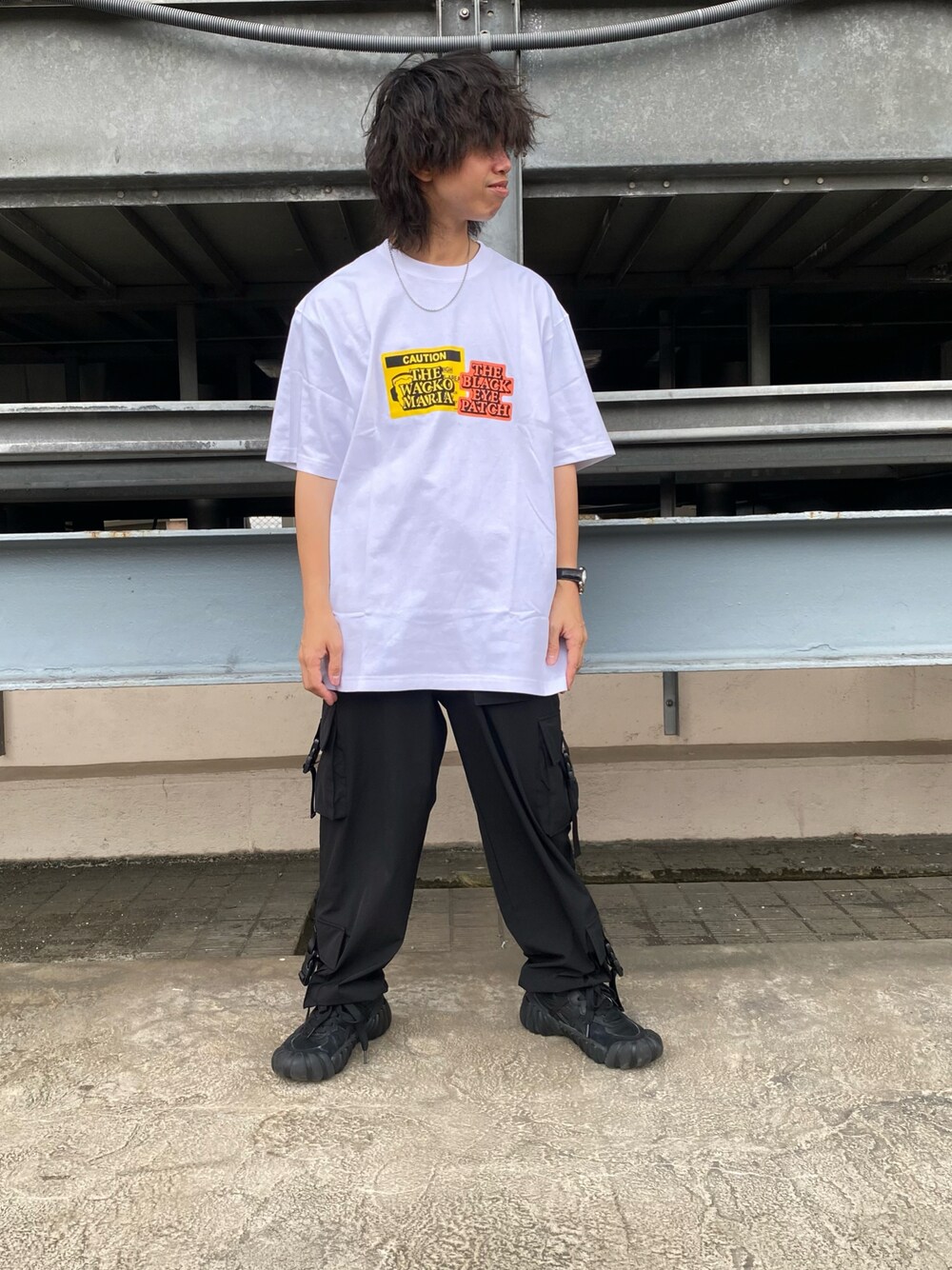 「夏コーデ、リラックススタイル、今日のコーデ、ootd、ロゴT、Tシャツ、シンプルスタイル、カーゴパンツ、blackeyepatch、Danke schon、LHP」｜「DANKE SCHONのDankeSchon/ダンケシェーン/撥水ストレッチナイロンカーゴパンツ（カーゴパンツ、ブラック系）」を使った、takuya satoさん（メンズ・163cm）の夏コーディネートの1枚目の写真