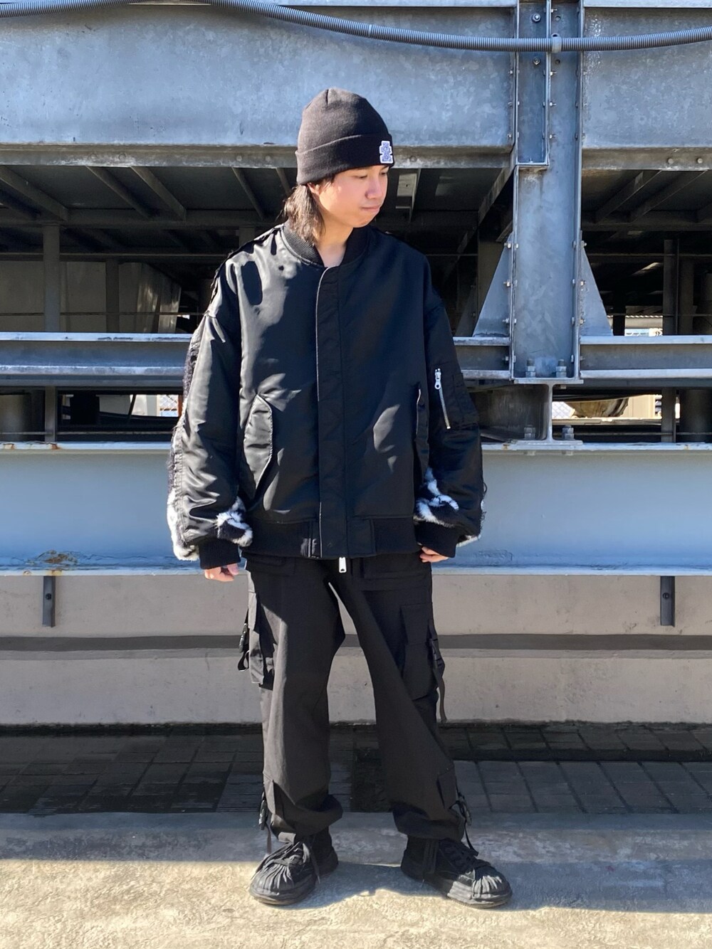 「LHP、Danke schon、カーゴパンツ、シンプルスタイル、低身長コーデ、ストリートコーデ、秋冬コーデ、お洒落さんとつながりたい、blackeyepatch、Yシルエット」｜「BlackEyePatchのアイテム（ニットキャップ/ビーニー、ブラック系）」を使った、takuya satoさん（メンズ・163cm）の冬コーディネートの1枚目の写真