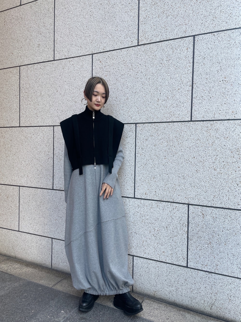 フロントジップニットベストUN3D. グレー