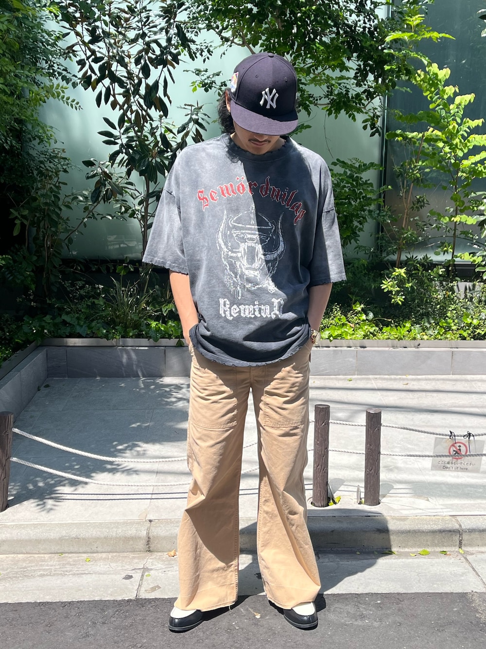 「Tシャツ、Ｔシャツ、おすすめ、オススメ、オススメコーデ、ファッション、ファッション手当、ファッションショー、ファッション好きと繋がりたい、ファッションの力を信じよう、ファッションを楽しもう、いいね、いいね&フォロー よろしくお願いします☺︎、いいね＆フォロー よろしくお願いします！、いいね返し」｜「DANKE SCHONのDankeSchon/ダンケシェーン/PIGMENT SPRAY S/S TEE MORTAL（Tシャツ/カットソー、ブラック系）」を使った、MASATOさん（メンズ・178cm）の春コーディネートの1枚目の写真
