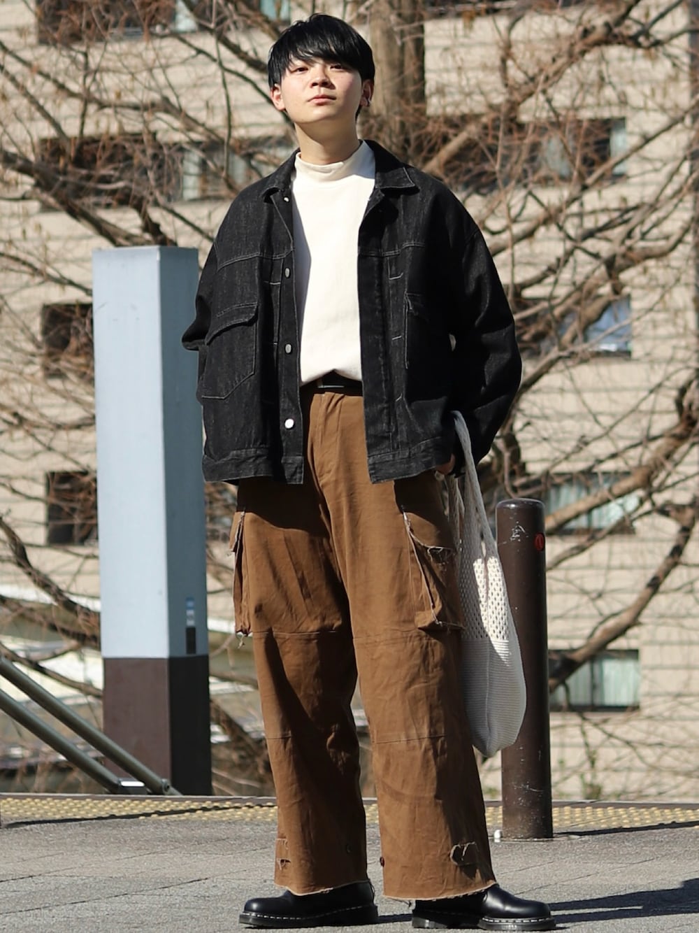 りゅんやさんの「Wide straight military pants / ワイドストレート ミリタリー カーゴパンツ（soerte）」を使ったコーディネートの1枚目の写真