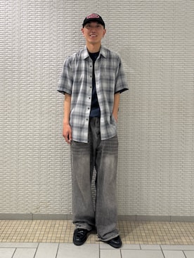 「URBAN RESEARCH DOORS（アーバンリサーチドアーズ）のオンブレチェック レギュラーカラーショートスリーブシャツ（シャツ/ブラウス、ベージュ系）」を使った、江口尊将さん（メンズ・174cm）の春コーディネート