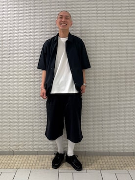 「URBAN RESEARCH DOORS（アーバンリサーチドアーズ）のFORK&SPOON　クリンクルワイドショーツ（その他パンツ、ブラック系）」を使った、江口尊将さん（メンズ・174cm）の春コーディネート