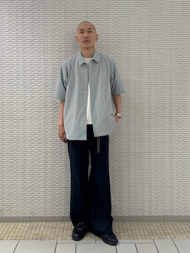 「URBAN RESEARCH DOORS（アーバンリサーチドアーズ）のUR TECH サマシェア S/S SH CD（シャツ/ブラウス、グリーン系）」を使った、江口尊将さん（メンズ・174cm）の春コーディネート
