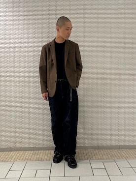 「URBAN RESEARCH DOORS（アーバンリサーチドアーズ）のアイテム（テーラードジャケット、ブラウン系）」を使った、江口尊将さん（メンズ・174cm）の夏コーディネート