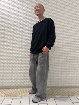 「URBAN RESEARCH DOORS（アーバンリサーチドアーズ）のハミルトンウールヘンリーネックニット（ニット/セーター）」を使った、江口尊将さん（メンズ・174cm）の秋コーディネート