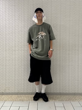 「URBAN RESEARCH DOORS（アーバンリサーチドアーズ）の『別注』Snow Peak Apparel×DOORS　WA/AC FAMILY CAMP T-SHIRTS（Tシャツ/カットソー、グリーン系）」を使った、江口尊将さん（メンズ・174cm）の夏コーディネート