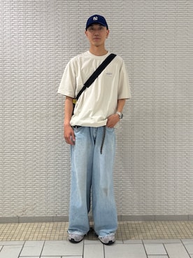 「URBAN RESEARCH DOORS（アーバンリサーチドアーズ）のアイテム（Tシャツ/カットソー、ホワイト系）」を使った、江口尊将さん（メンズ・174cm）の春コーディネート