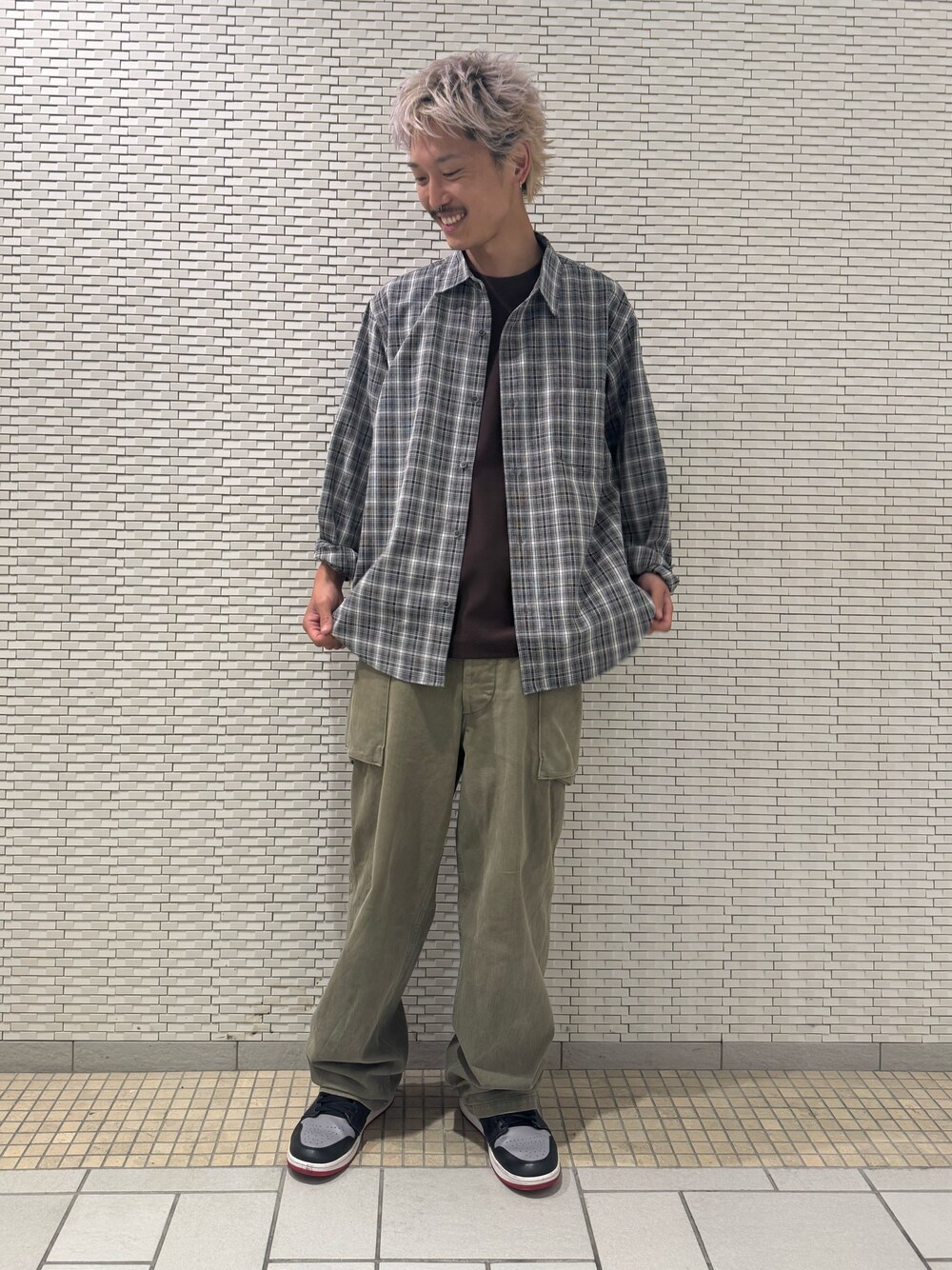 その他のシャツ/ブラウスを着用したメンズの秋コーディネートの1枚目の写真