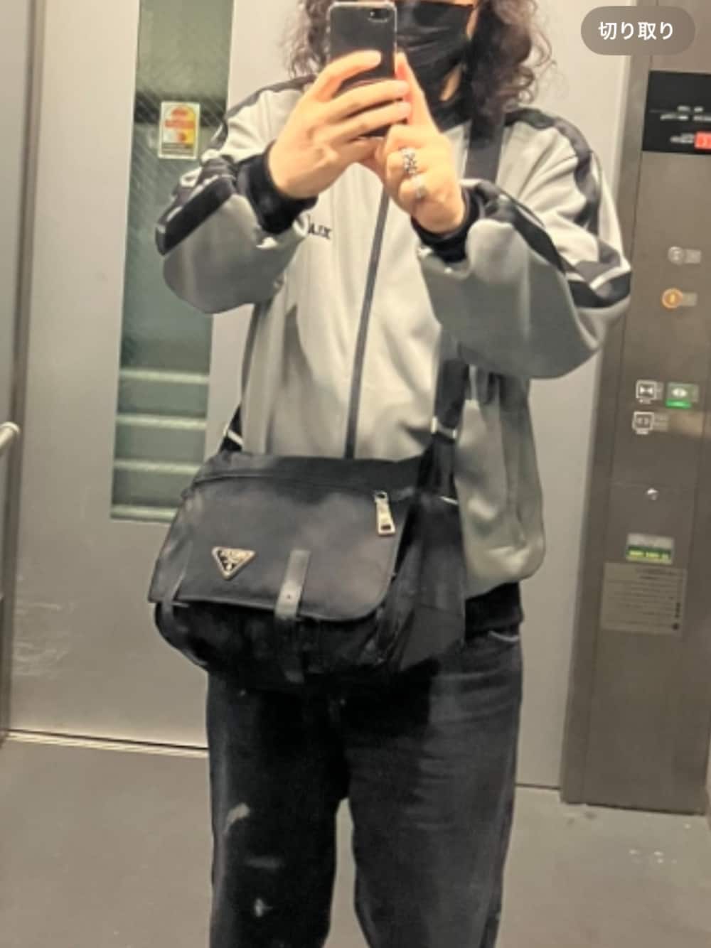 「秋服準備はじめました」｜「XLARGEのアイテム（ジャージ、グレー系）」を使った、iiz112112さん（メンズ・180cm）の夏コーディネートの1枚目の写真