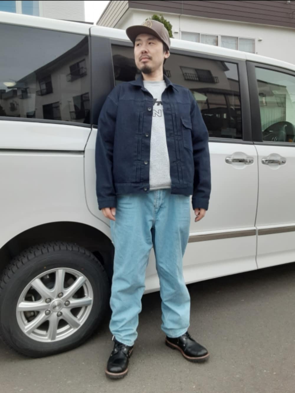「休日スタイル、シンプルコーデ、バイクスタイル、バイク、デニム、キャップ、オーバーサイズ、デニムコーデ、GU、スウェット、ライダースブーツ、ホンダ、ホンダ×GU、お出かけコーデ日記」｜「POLeRのアイテム（キャップ、ベージュ系）」を使った、ホーネットさん（メンズ・173cm）の春コーディネートの1枚目の写真