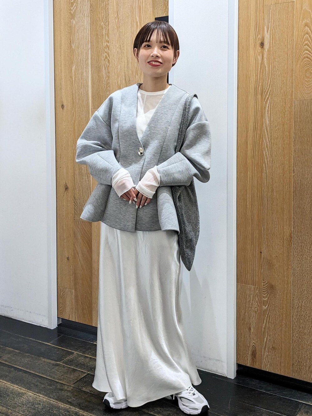 洗える】エッグブローチ付きペプラムカーディガンを使った人気 