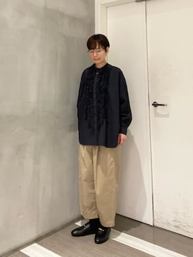 「かぐれ（カグレ）のコットンワッシャーフリルワイドシャツ（シャツ/ブラウス、ブルー系）」を使った、iseさん（レディース・157cm）の春コーディネート