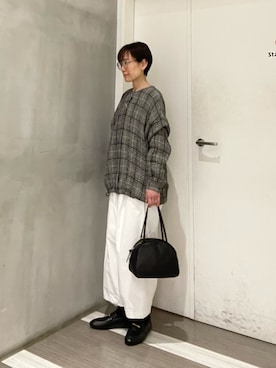 「かぐれ（カグレ）のコットンクロップドパンツ（その他パンツ、ホワイト系）」を使った、iseさん（レディース・157cm）の春コーディネート