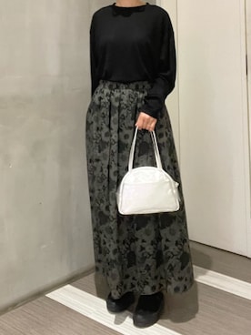 「アイテム（ボストンバッグ、シルバー系）」を使った、iseさん（レディース・157cm）の秋コーディネート