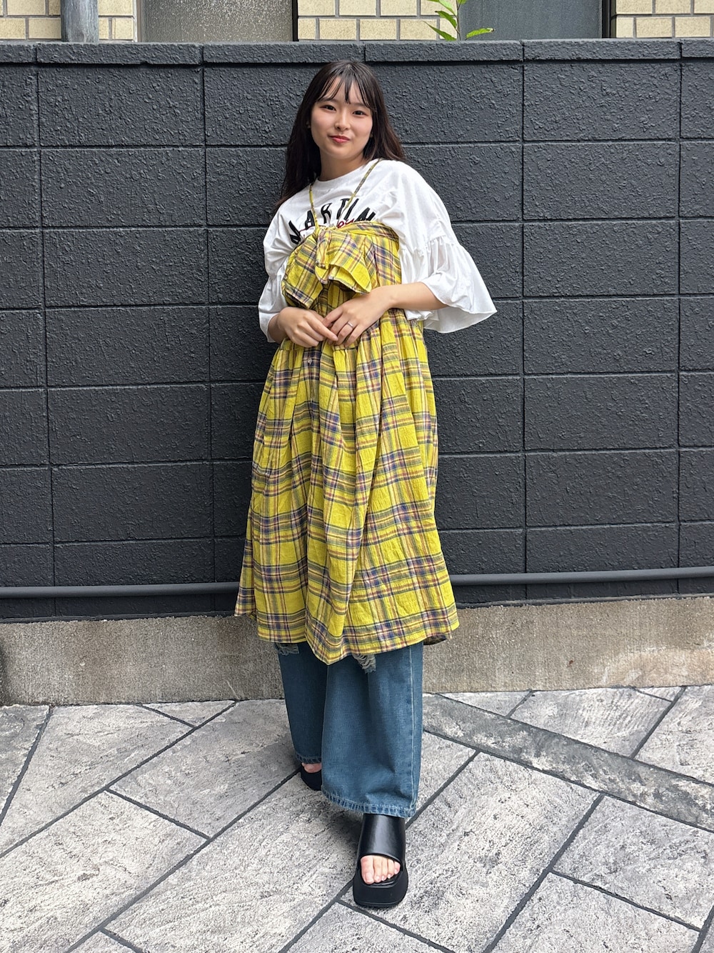 「ワンピース、ワンピーススタイル、チェックワンピース、イエローコーデ、レトロガールコーデ、マルチウェイワンピース」｜「RETRO GIRLの【EC限定】マルチWAYチェックワンピース（ワンピース、イエロー系）」を使った、さきみゆさん（骨格ストレート・レディース・160cm）の春コーディネートの1枚目の写真