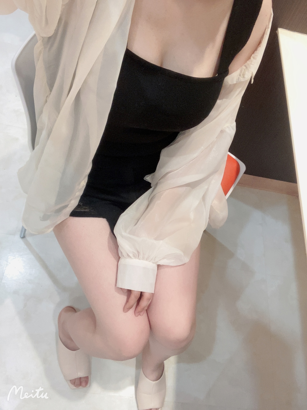 「ANAPのニットキャミソール（キャミソール、ブラック系）」を使った、U!さん（レディース・156cm）の夏コーディネートの1枚目の写真