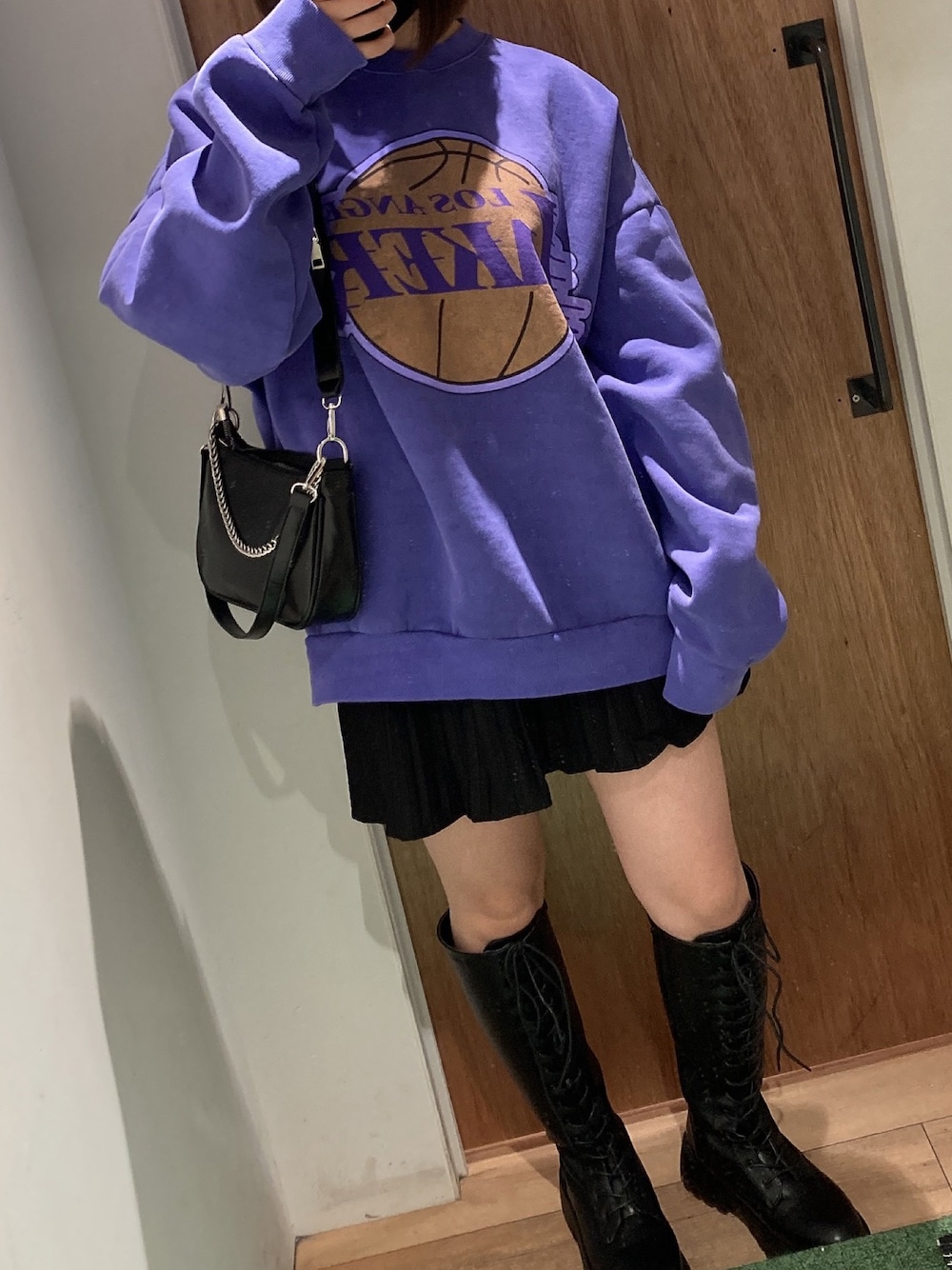 「NAUNAUのアイテム（スウェット、パープル系）」を使った、U!さん（レディース・156cm）の冬コーディネートの1枚目の写真
