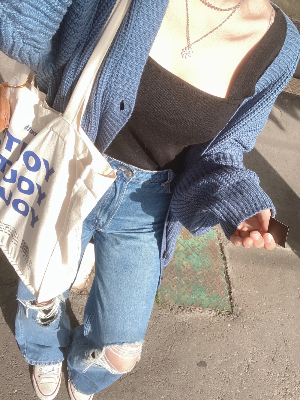 「H&Mのアイテム（デニムパンツ、ブルー系）」を使った、U!さん（レディース・156cm）の秋コーディネートの1枚目の写真