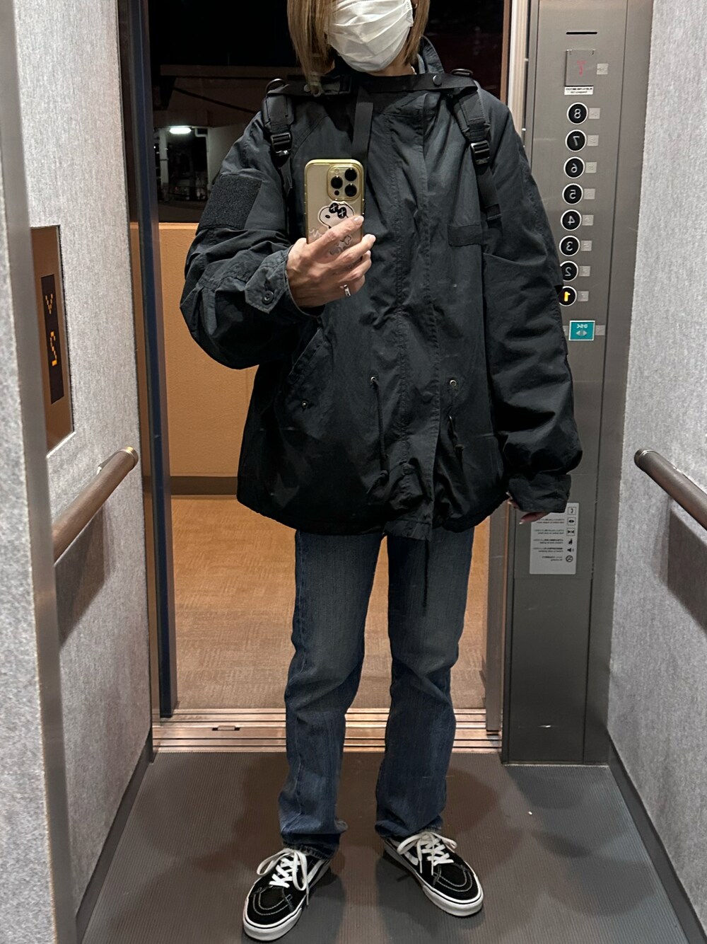 モッズコートを使った「リーバイス501」の人気ファッション