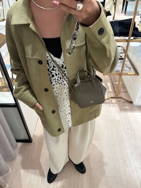 「アイテム（その他アウター）」を使った、iwagashira Natsumiさん（骨格ウェーブ・レディース・168cm）の秋コーディネート
