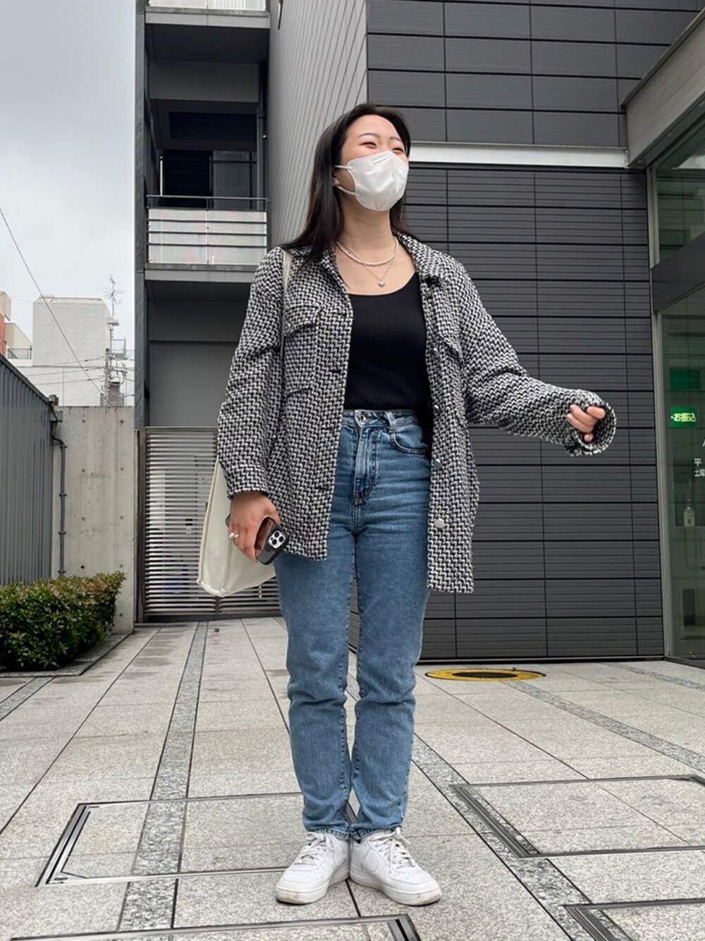 「カジュアルコーデ」｜「ZARAのアイテム（ジャケット/アウター、ブラック系）」を使った、manaさん（レディース・157cm）の春コーディネートの1枚目の写真