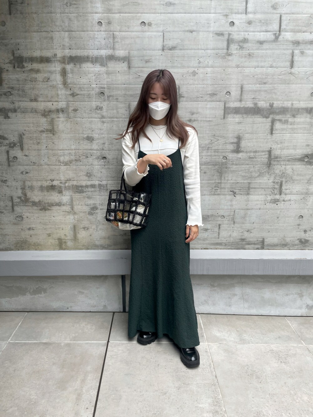 「だから秋服が好き、秋のコーデ、ロングワンピース、メロートップス、グリーン」｜「ZARAのアイテム（シューズ、ブラック系）」を使った、manaさん（レディース・157cm）の秋コーディネートの1枚目の写真