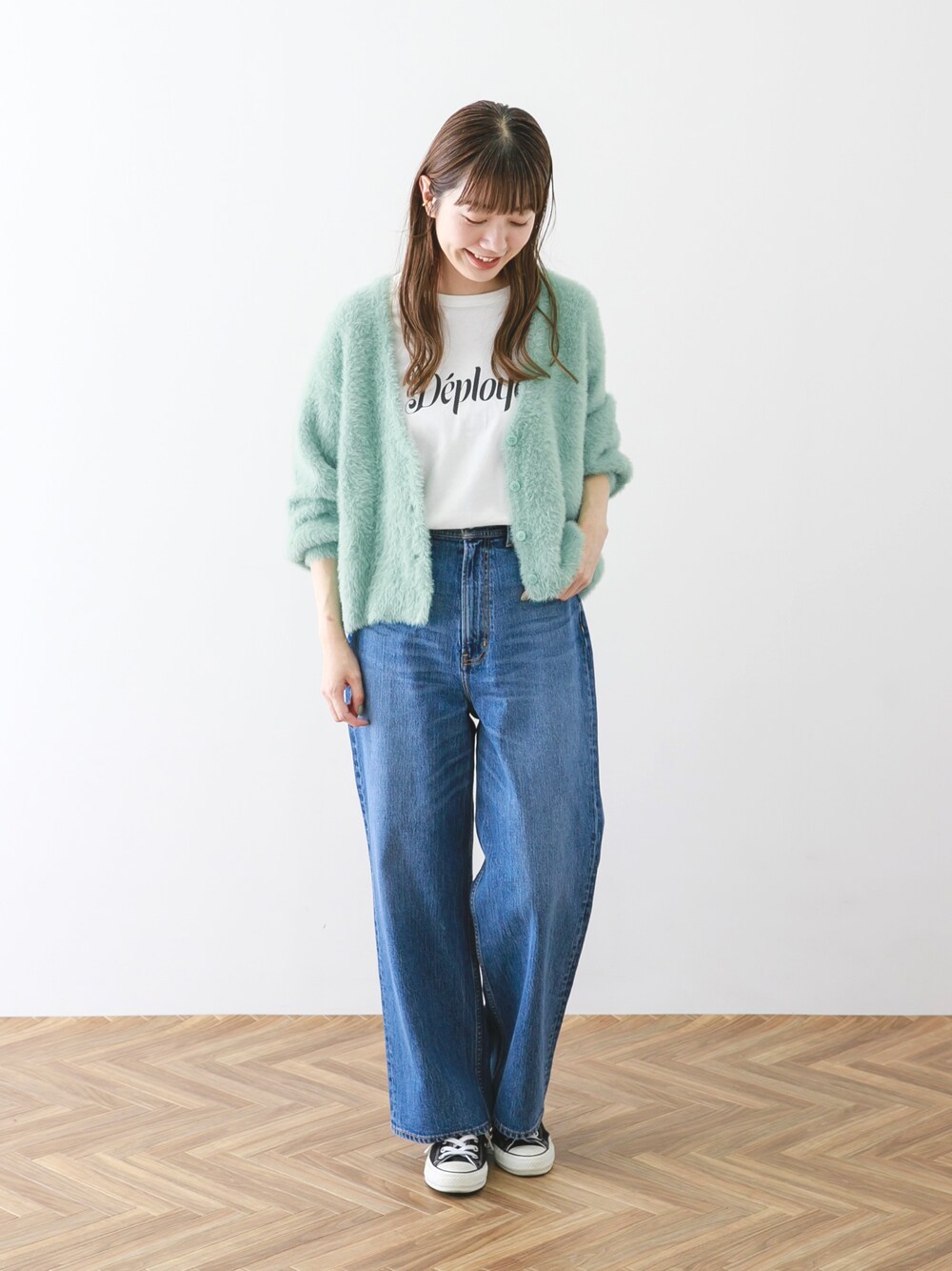 yukaさんの「AssortedロゴプリントTシャツ（URBAN RESEARCH Sonny Label）」を使ったコーディネートの1枚目の写真