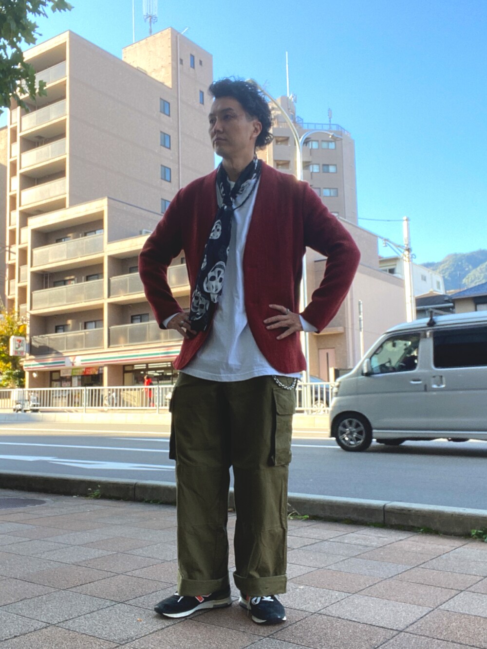 ISSEY MIYAKEのノーカラージャケットを使ったメンズ人気ファッション