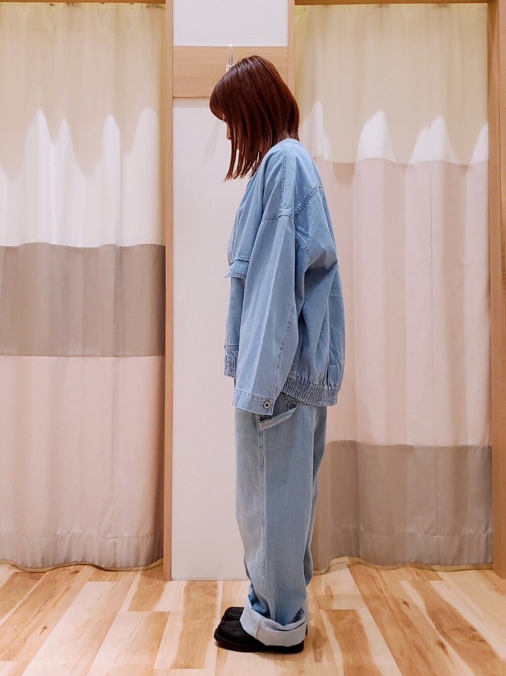 「Samansa Mos2 blueのロゴアソート長袖Tシャツ(Tシャツ/カットソー、ホワイト系)」を使った、kumimikuさん(レディース・148cm)の春コーディネートの2枚目の写真
