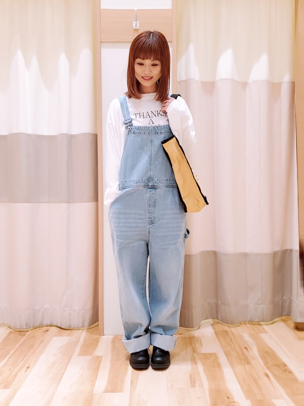 「Samansa Mos2 blueのロゴアソート長袖Tシャツ（Tシャツ/カットソー、ホワイト系）」を使った、kumimikuさん（レディース・148cm）の春コーディネートの1枚目の写真