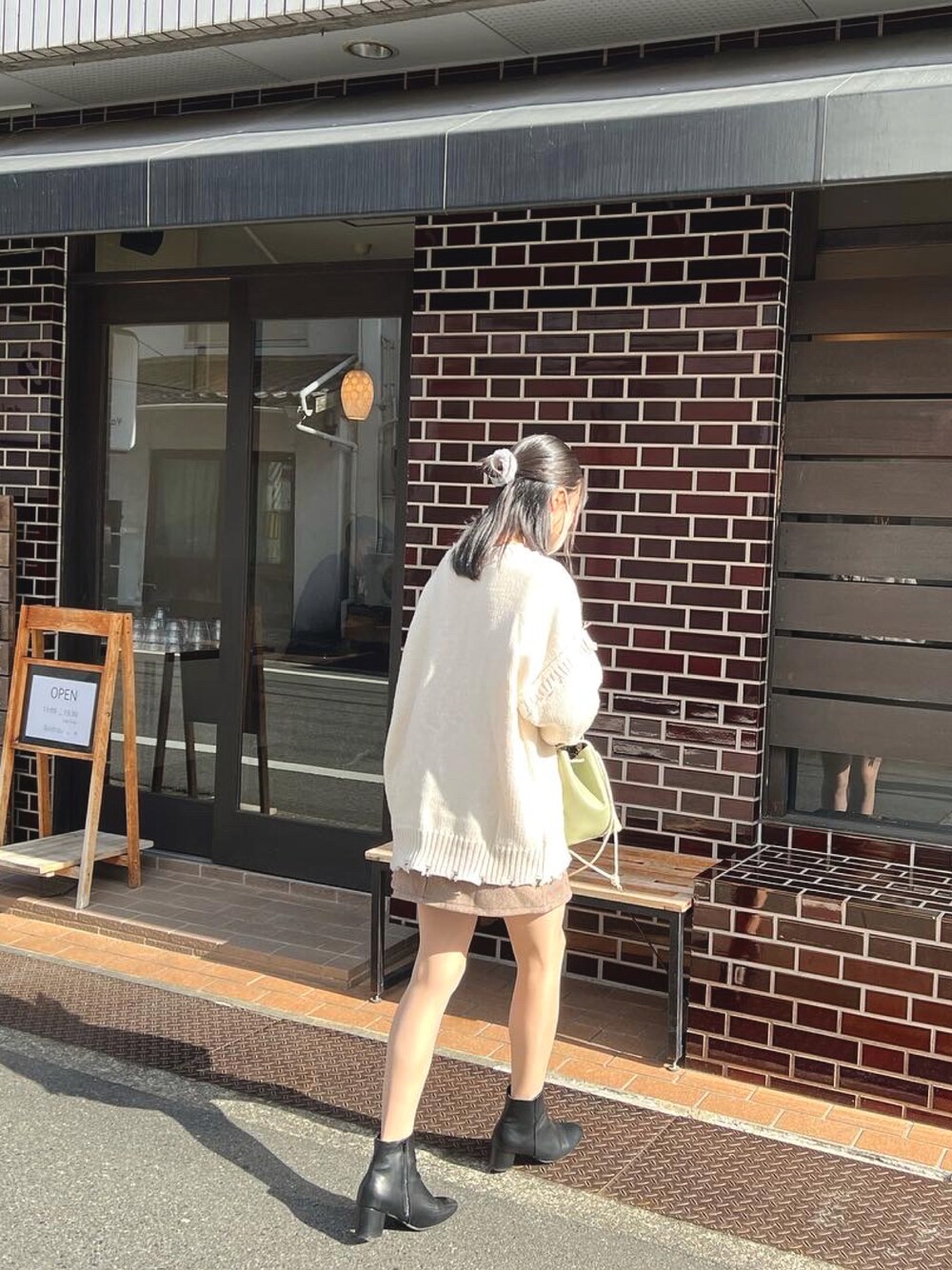 「カジュアルコーデ、ランチコーデ、足長効果、お出かけコーデ」｜「GRLのインパン付き千鳥格子台形スカート（スカート、ブラウン系）」を使った、r i h oさん（レディース・162cm）の夏コーディネートの1枚目の写真