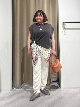 「Jena espace merveilleux(ジェナ エスパスメルヴェイユ)のプレート付きタックT(Tシャツ/カットソー、グレー系)」を使った、jiinajena77さん(レディース・159cm)の夏コーディネート