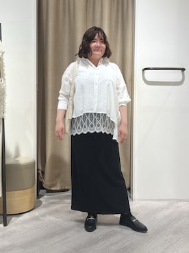 「Jena espace merveilleux(ジェナ エスパスメルヴェイユ)の【通気性に優れた】バックシャーリングシャツ(シャツ/ブラウス、ホワイト系)」を使った、jiinajena77さん(レディース・159cm)の春コーディネート