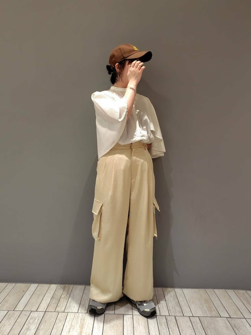 サテンカーゴパンツ