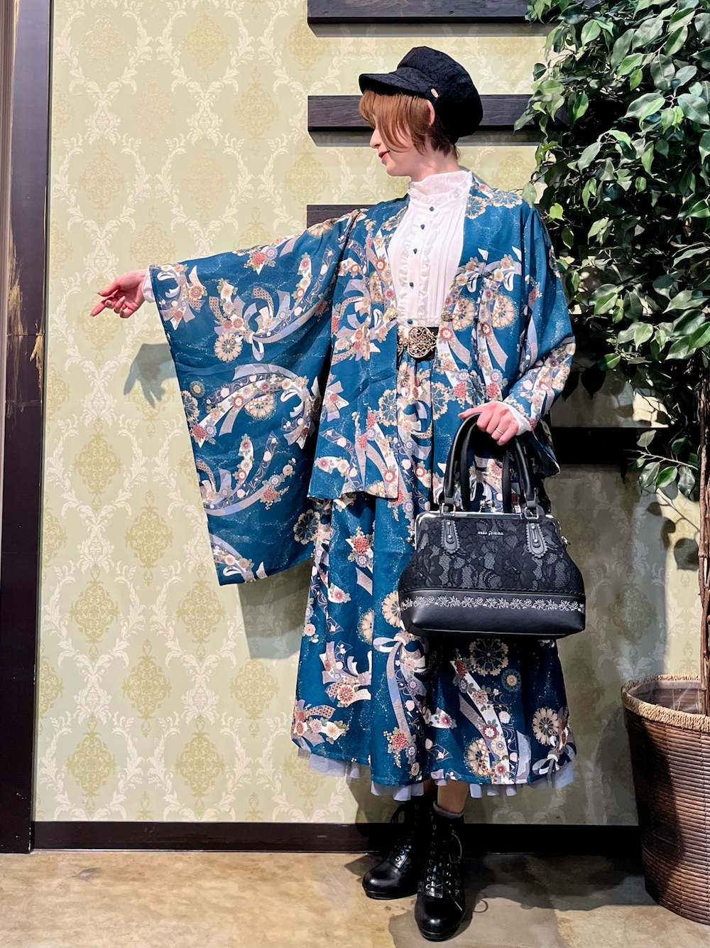 「春めき満開コーデ、キャップ、ワンピース、デートコーデ、休日スタイル、お出かけコーデ、axes femme、オトナカワイイ、お花見コーデ、レイヤードスタイル、ワンピーススタイル、着物」｜「axes femmeの燦爛柄ワンピース（ワンピース、ブルー系）」を使った、ハナミズキさん（レディース・158cm）の春コーディネートの1枚目の写真