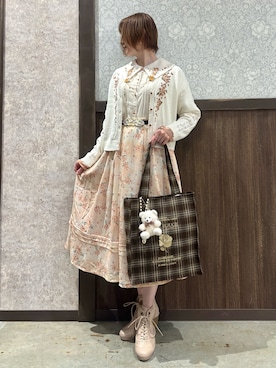 「アイテム（チャーム）」を使った、ハナミズキさん（レディース・158cm）の秋コーディネート