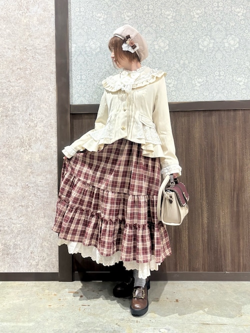 リボン×ジャボブローチ付ブラウス