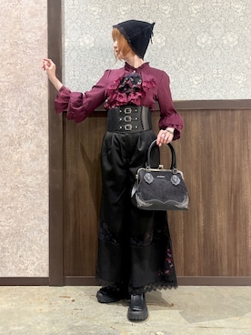 「アイテム（チャーム）」を使った、ハナミズキさん（レディース・158cm）の秋コーディネート