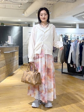 「JEANASIS（ジーナシス）の【抗菌防臭テープ付き】キリカエボリュームローファー/573242（ローファー、シルバー系）」を使った、airiさん（レディース）の春コーディネート