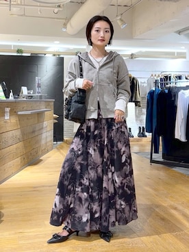 「アイテム（パーカー）」を使った、airiさん（レディース・162cm）の秋コーディネート