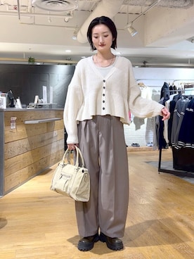 「JEANASIS（ジーナシス）のソフトラメリブUネックLS TEE/240318（Tシャツ/カットソー）」を使った、airiさん（レディース・162cm）の秋コーディネート