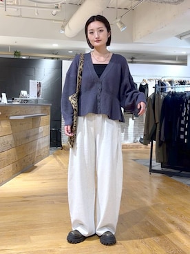 「アイテム（カーディガン/ボレロ）」を使った、airiさん（レディース・162cm・20代）の秋コーディネート