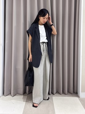 「ITEMS URBANRESEARCH（アイテムズ アーバンリサーチ）のSMOOTH LINEN TOUCH ジレ（ベスト、グレー系）」を使った、aiさん（レディース・159cm）の夏コーディネート