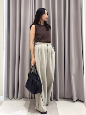 「ITEMS URBANRESEARCH（アイテムズ アーバンリサーチ）のリネン混ノースリーブニット（ニット/セーター、ブラウン系）」を使った、aiさん（レディース・159cm）の夏コーディネート