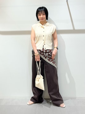 「KBF（ケイビーエフ）のデフォルメウッドバングル（ブレスレット、ベージュ系）」を使った、asanoさん（レディース・157cm）の春コーディネート