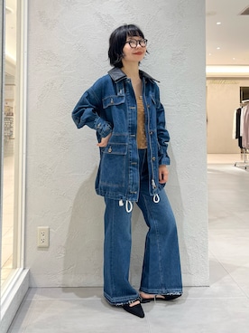 「KBF（ケイビーエフ）のバギーフレアデニム（デニムパンツ、ブルー系）」を使った、asanoさん（レディース・157cm）の秋コーディネート